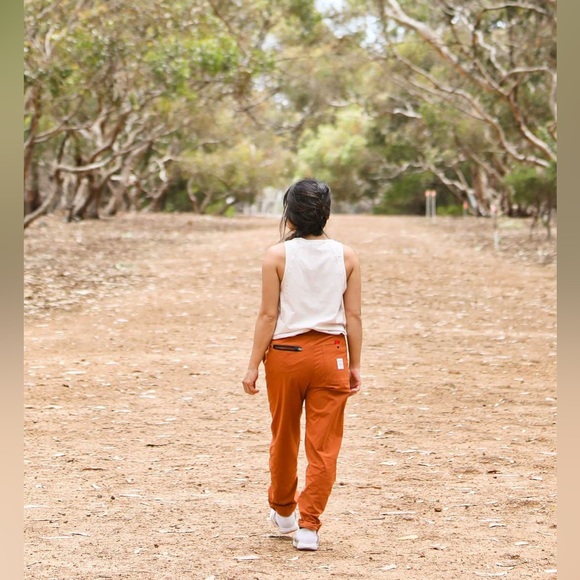 NWOT Topo Designs Women’s Boulder Climbing/Hiking Pants - Orange/Rust - Medium - Picture 2 of 15